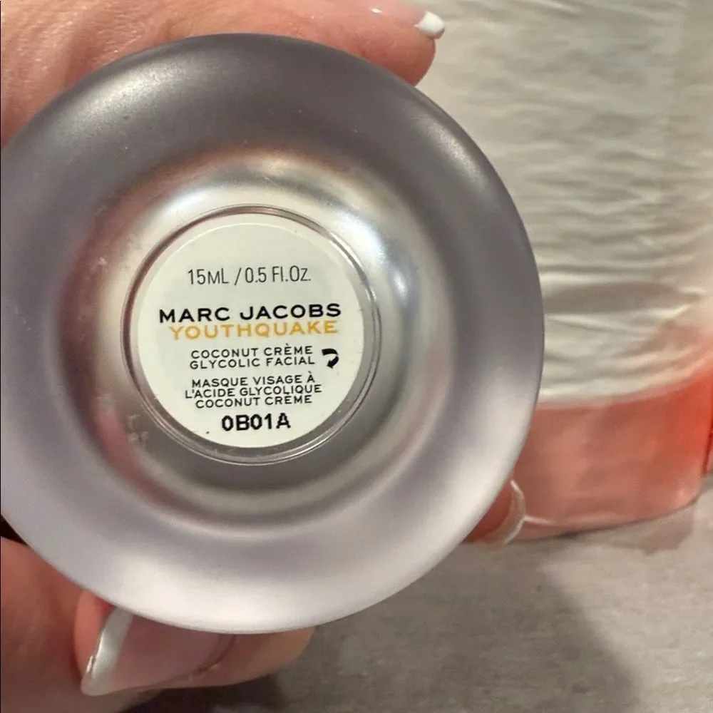Marc Jacobs Youthquake Coconut Crème Glycolic Facial